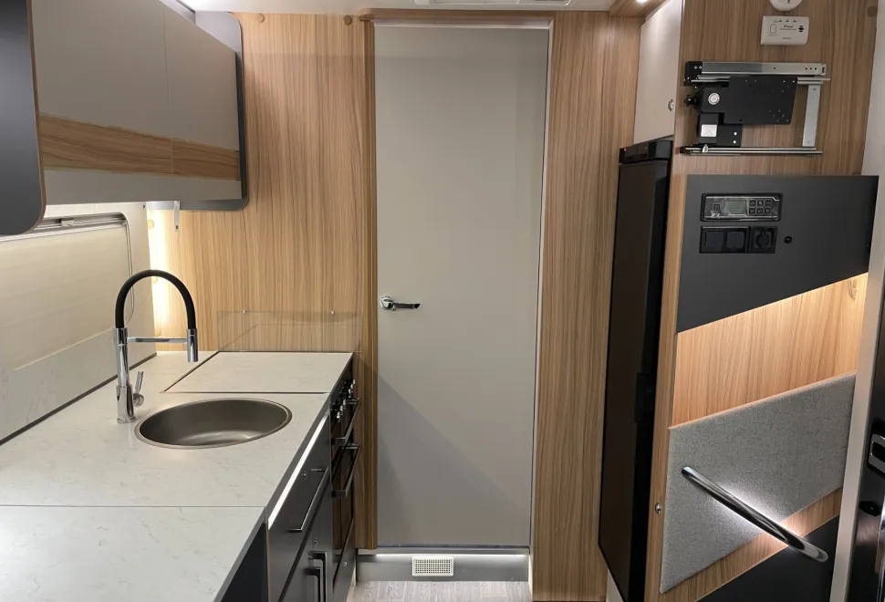 Bailey Adamo XL-T   2025