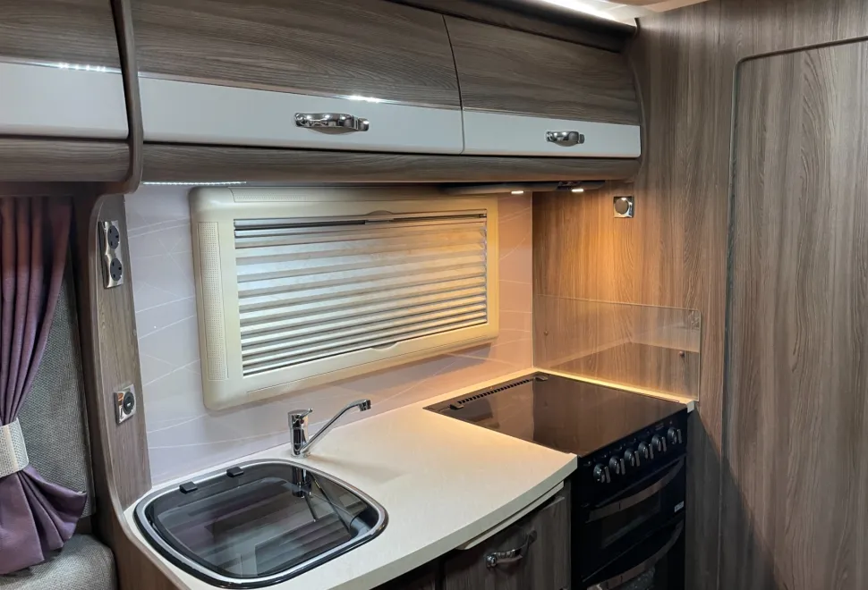 Auto Sleeper    2018