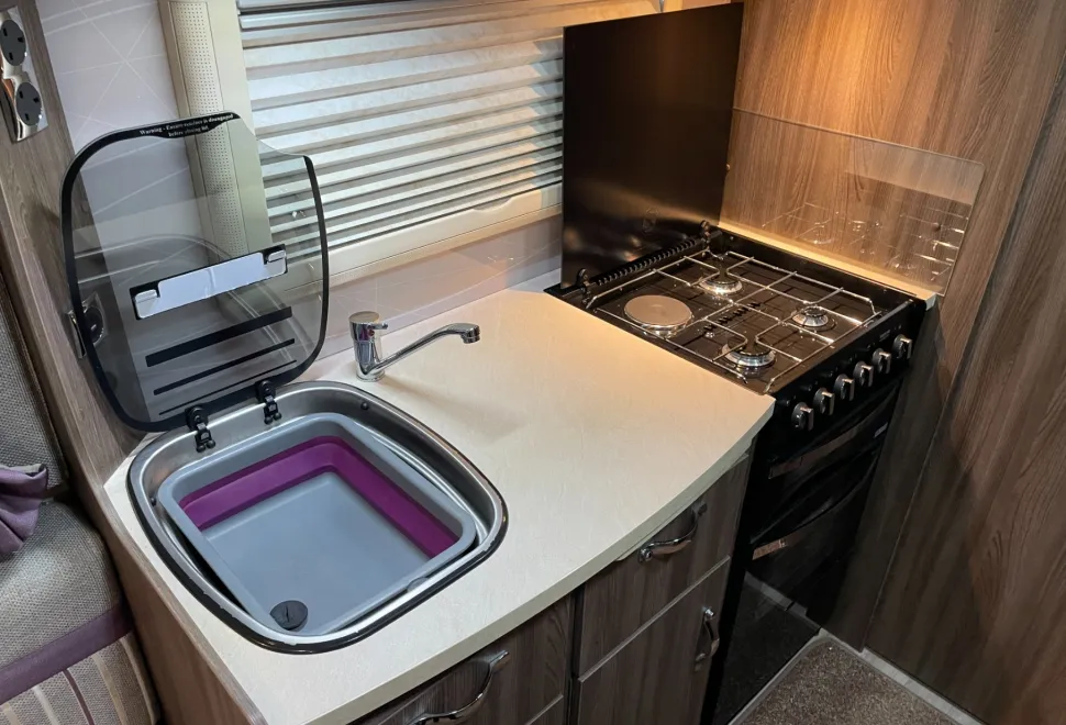Auto Sleeper    2018