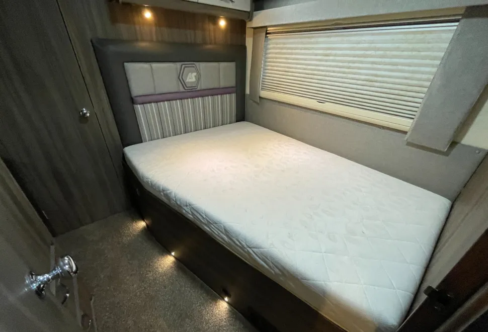 Auto Sleeper    2018