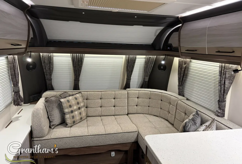 Coachman Lusso  2025