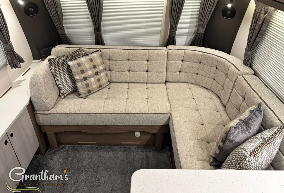 Coachman Lusso  2025
