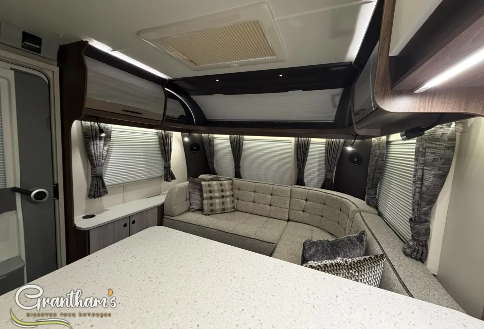 Coachman Lusso  2025