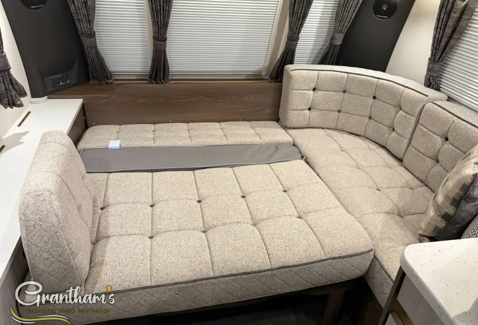 Coachman Lusso  2025