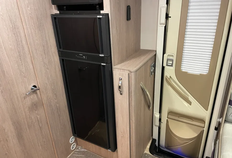 Auto Sleeper    2022