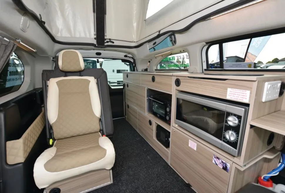 The Wheelhome Vikenze III-e 4TS XL rising roof campervan interior