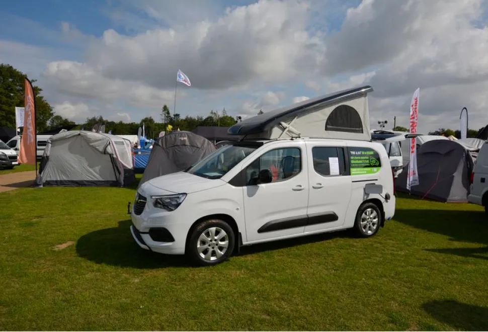 The Wheelhome Vikenze III-e 4TS XL rising roof campervan