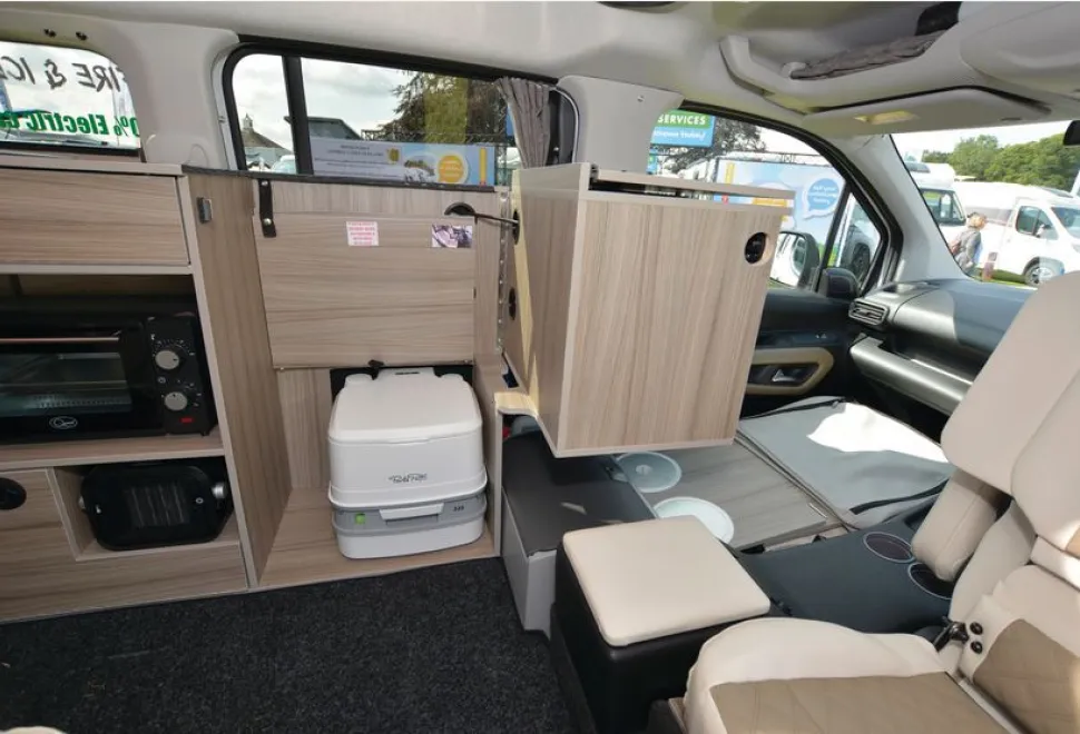 The Wheelhome Vikenze III-e 4TS XL rising roof campervan washroom