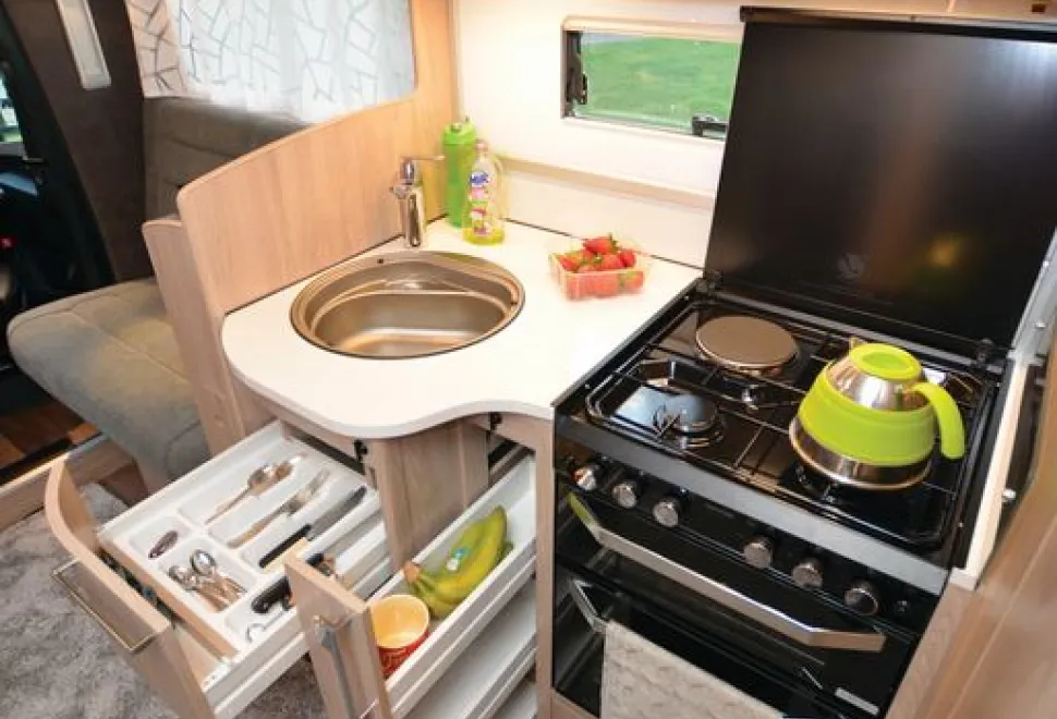 Coachman-Travel-Master-545-kitchen-00509