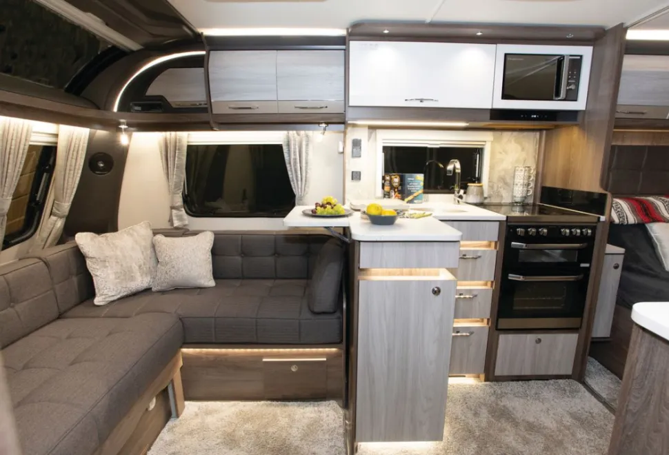 The-Coachman-Lusso-I-caravan-lounge-31542