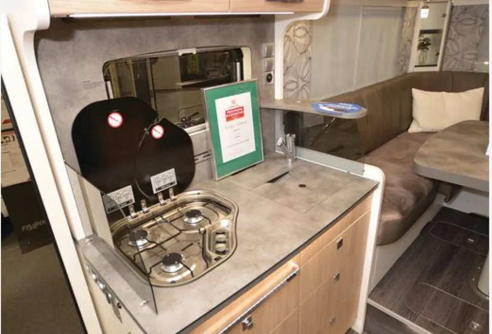 Frankia Platin Pure I 7400 Plus kitchen