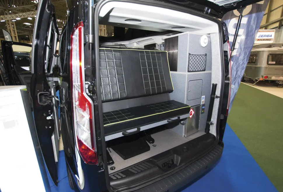 Danbury-Raven-rear-doors-63377