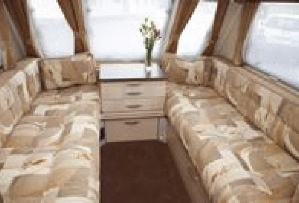 rhp_Sterling  Europa 390&rsquo;s lounge