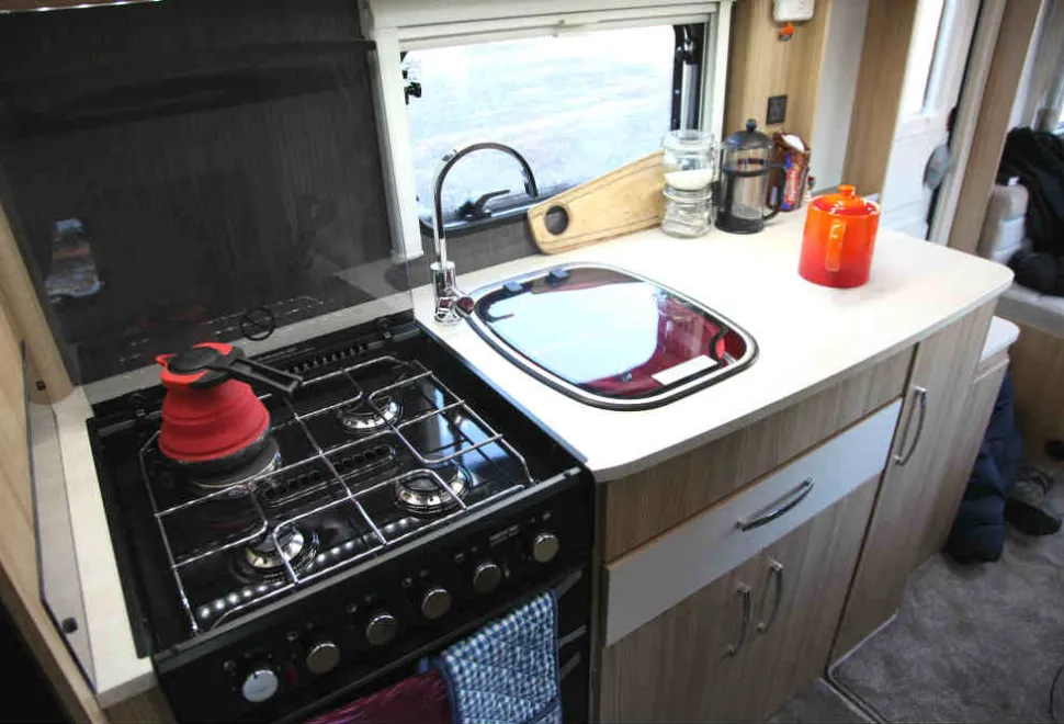 avocet-630-kitchen-99328