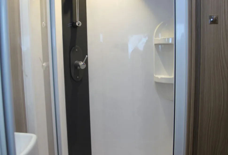 Shower-Avocet-630-89357