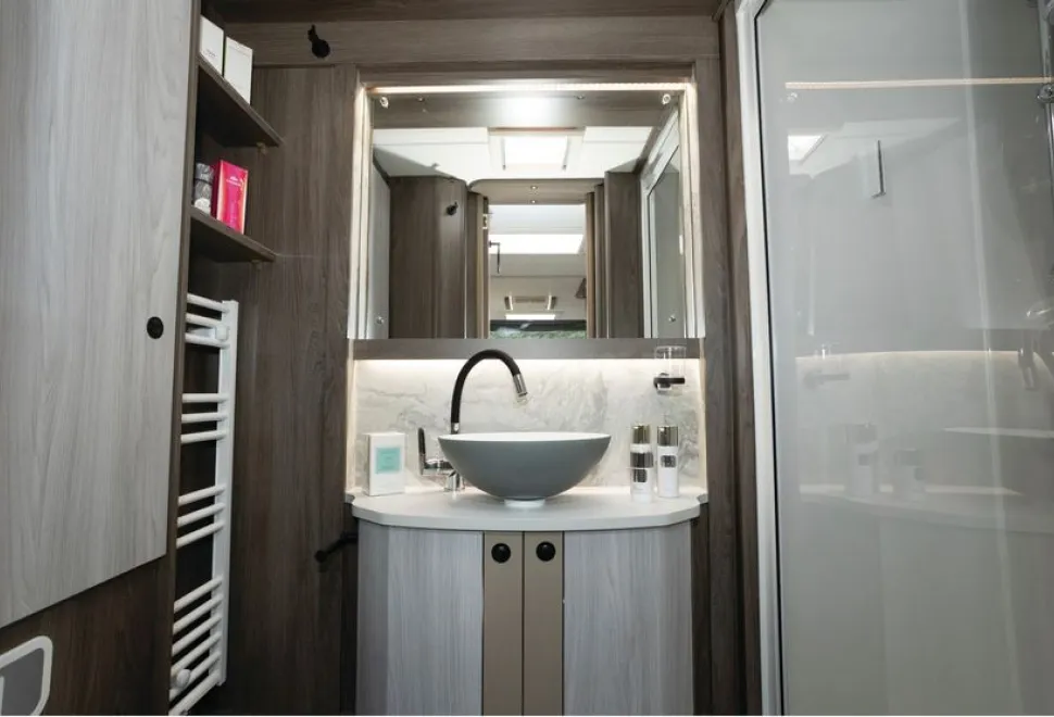 Coachman Lusso III caravan washroom (photo courtesy of Richard Chapman)