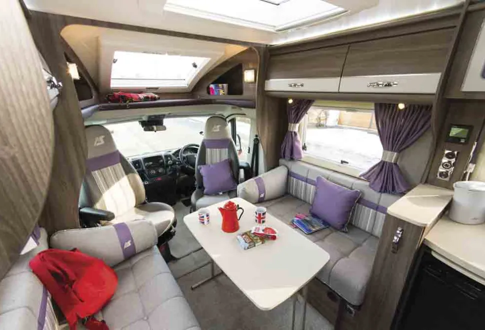Corinium-cab-and-lounge-23895