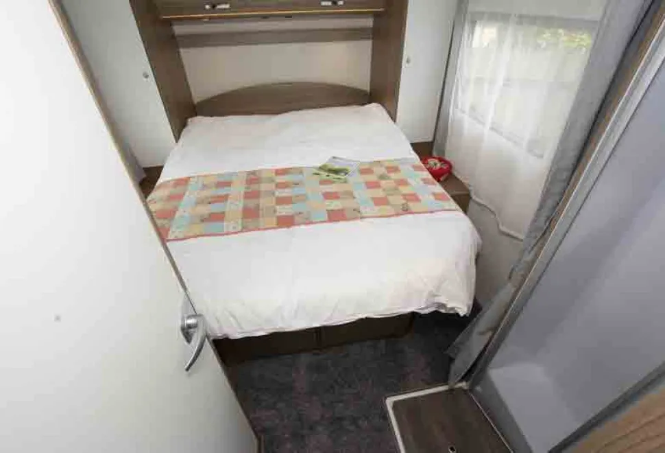 Carthago-449-island-bed-39071