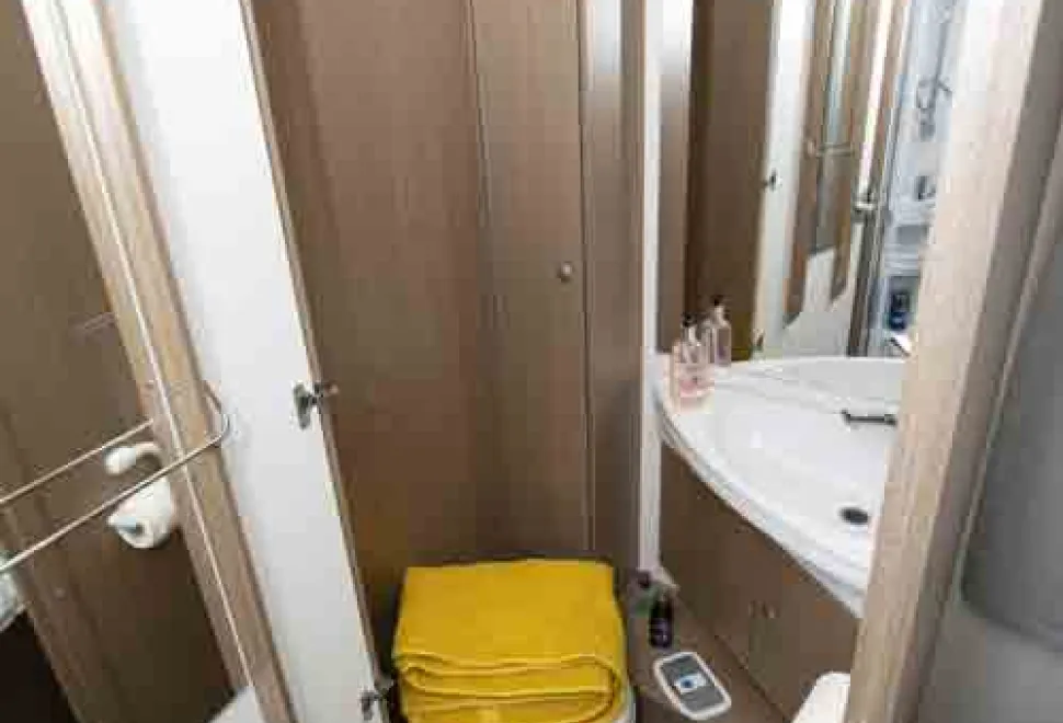 Carthago-449-washroom-71887