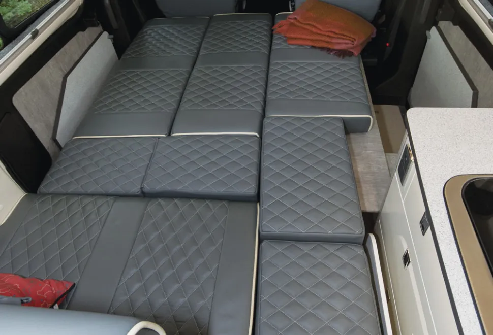 WildAx-Triton-seats-down-75345