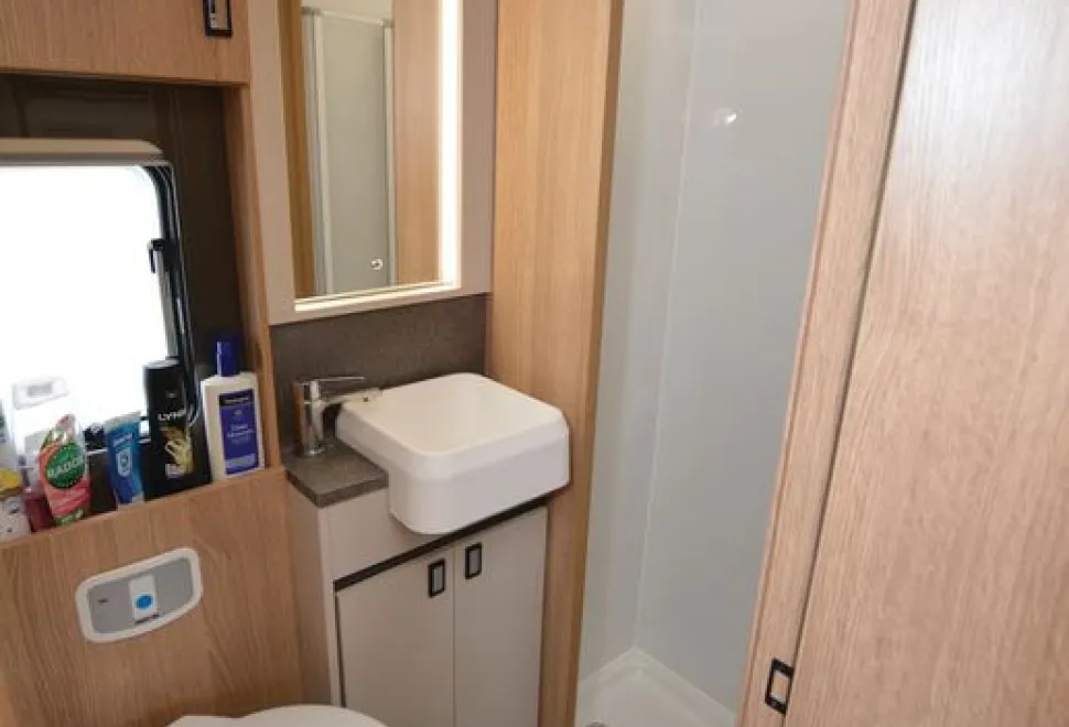 Auto-Trail Excel 620 S low-profile motorhome washroom