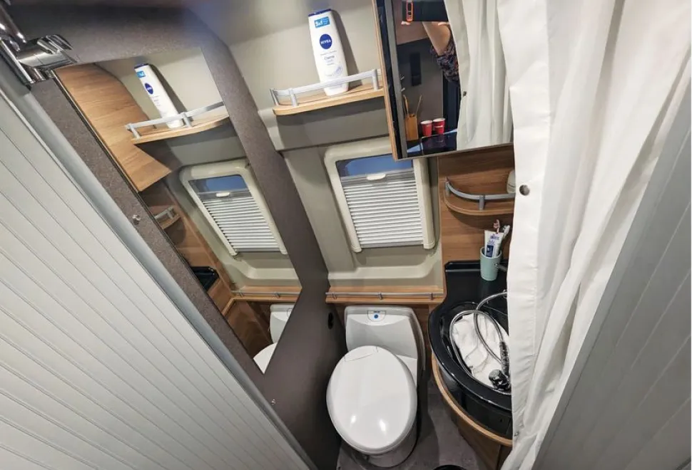 The Dethleffs Globetrail Classic 640 ER campervan washroom