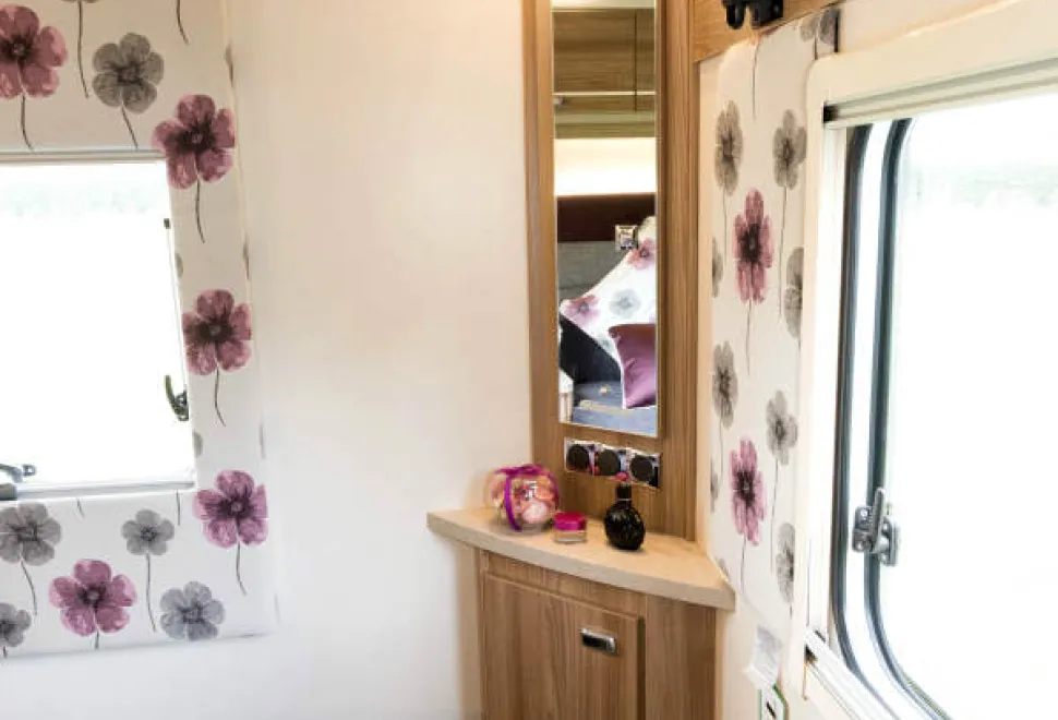 A-TV-bracket-plus-connections-close-to-the-dressing-table-39452