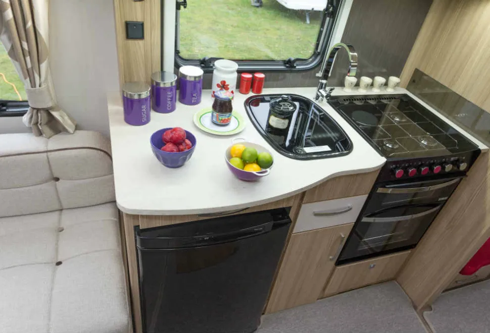 At-93cm-wide-there’s-just-enough-kitchen-surface--77509