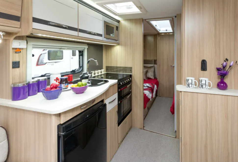 There&rsquo;s-good-separation-between-the-bedroom-and--the-kitchen-85319