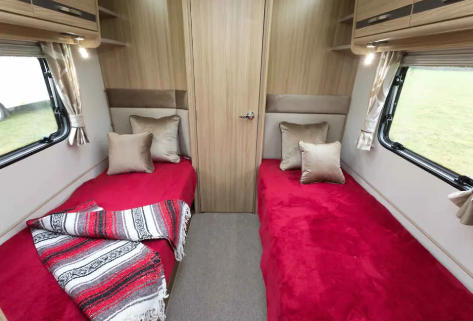 The-beds-are-the-the-same-height-as-the-lounge-seating-67795