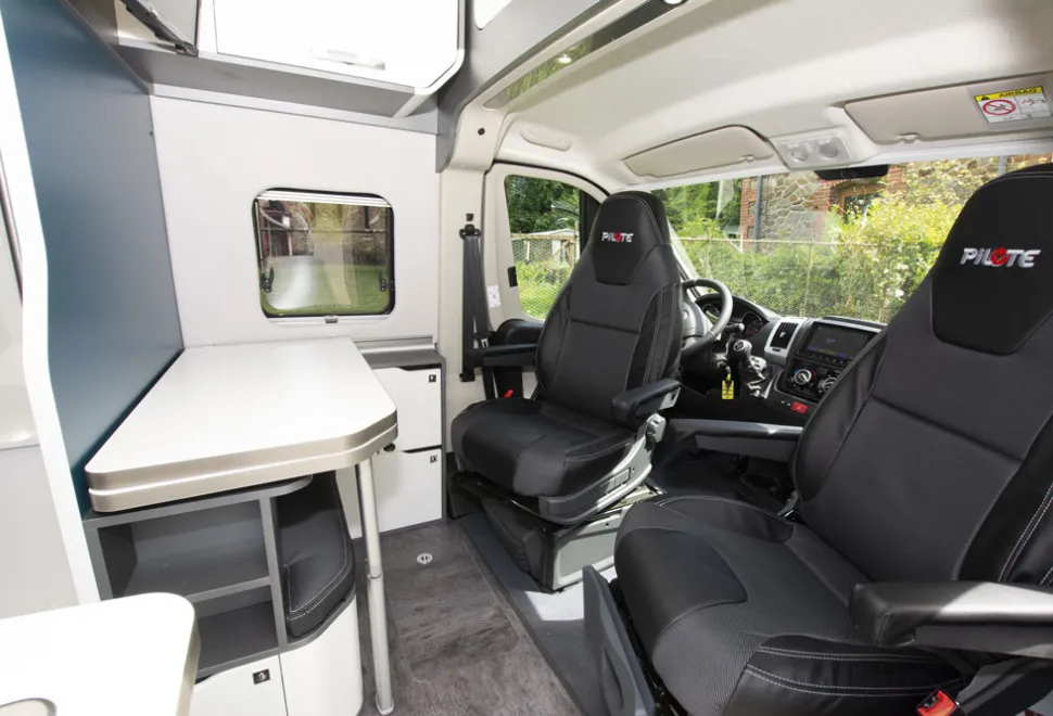 Avenir-cab-62802