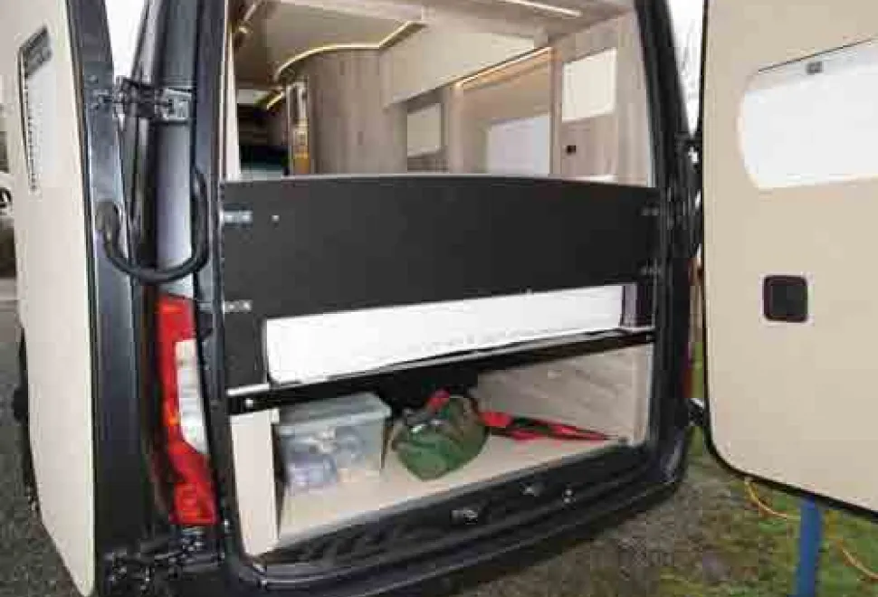 Elara-rear-doors-77548