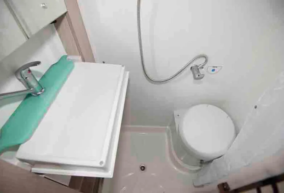 Roller-Team-washroom-84516