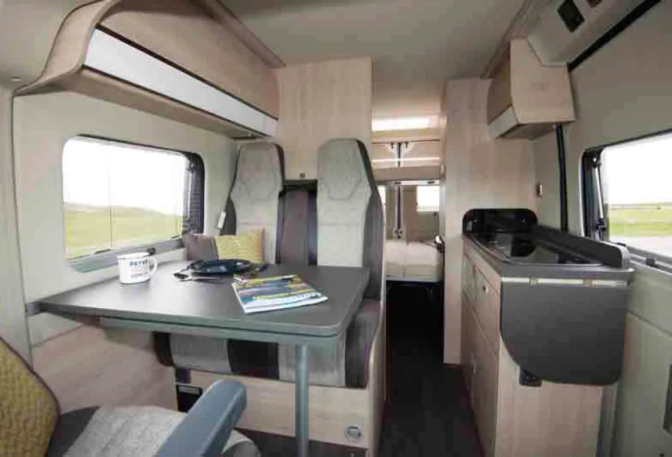 Roller-Team-lounge-29455