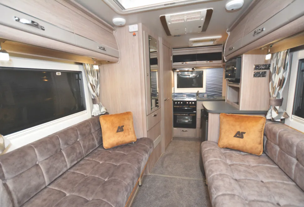 Auto-Sleeper-Nuevo-EK-60th-Anniversary-2021-DSC5273-copy-45719