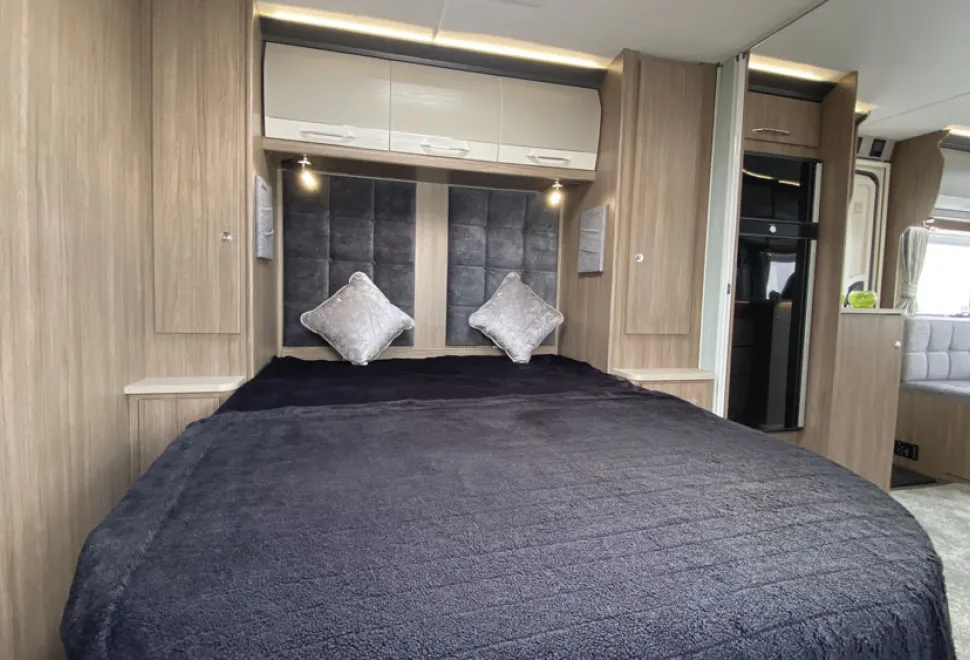 The-headboard-61196