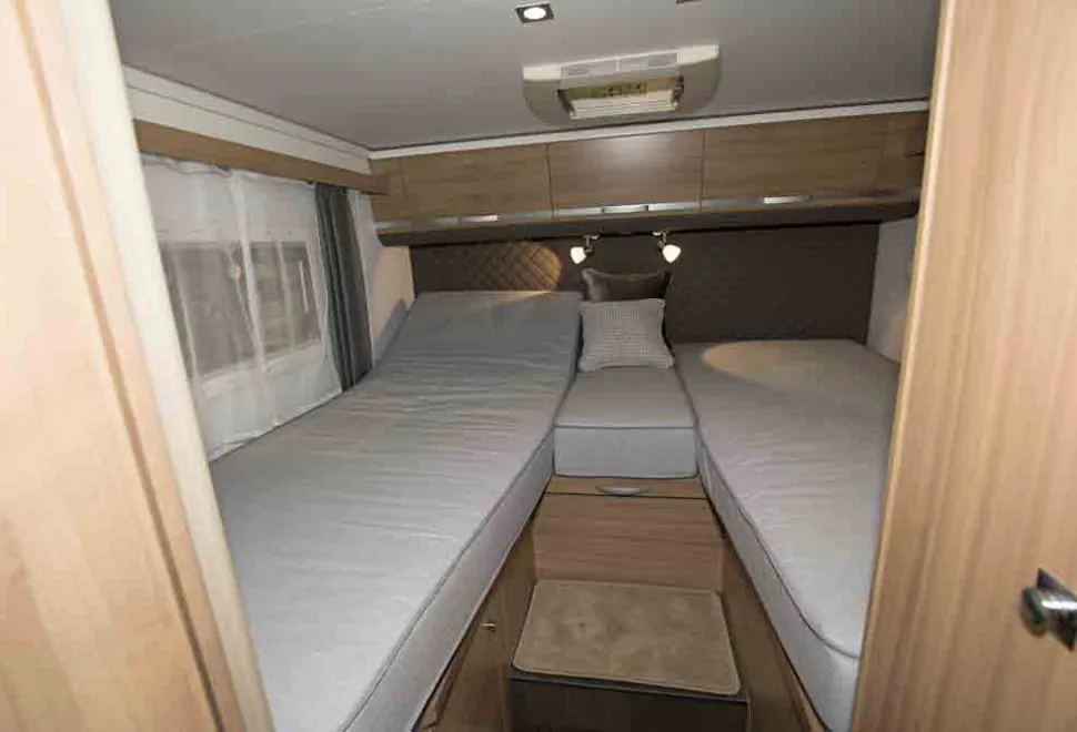Adria-Coral-UK-bedroom-32636
