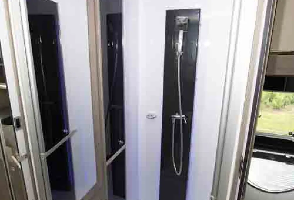 Chausson-Titanium-shower-88426