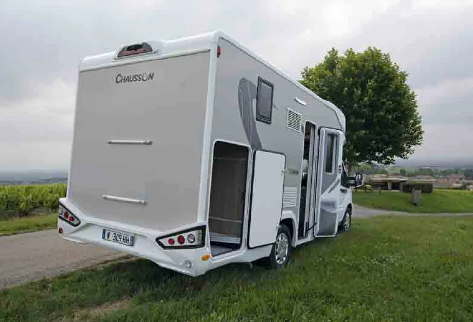 Chausson-Titanium-rear-garage-54941