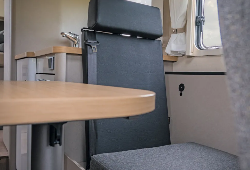 Hymer_Tramp_S_695_interior_view_10_c_Hymer_GmbH_und_CoKG-86068