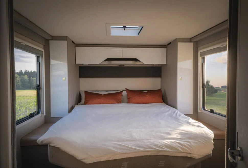 Hymer_Tramp_S_695_interior_view_11_c_Hymer_GmbH_und_CoKG-36617