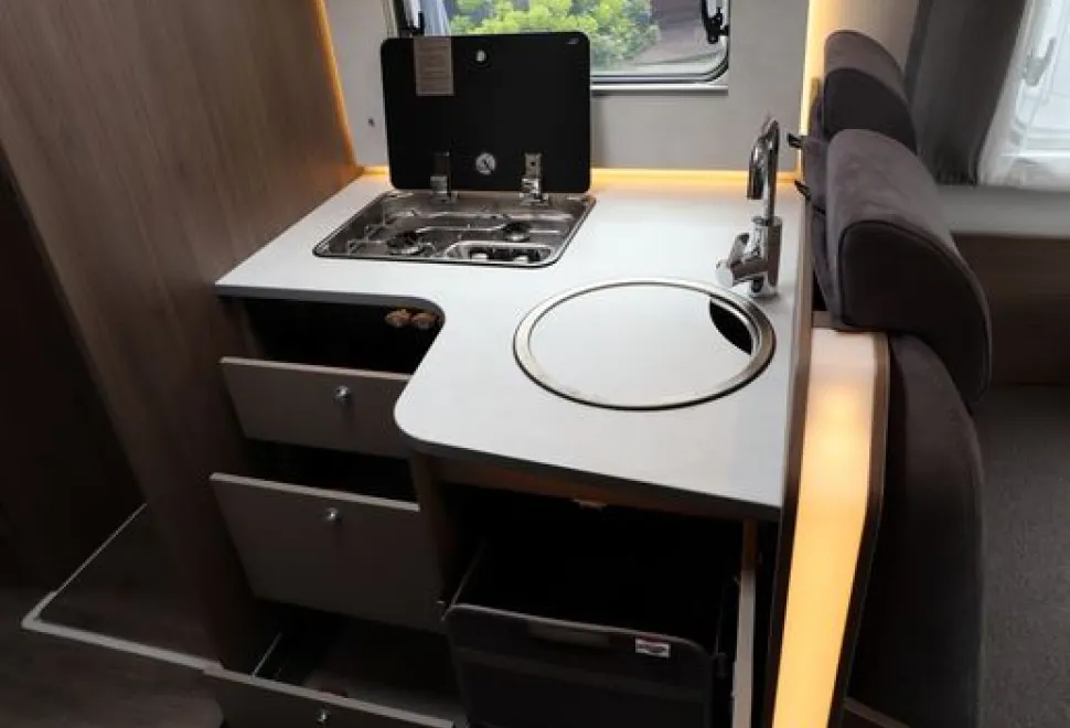 Carado T447 Edition24 low-profile motorhome kitchen