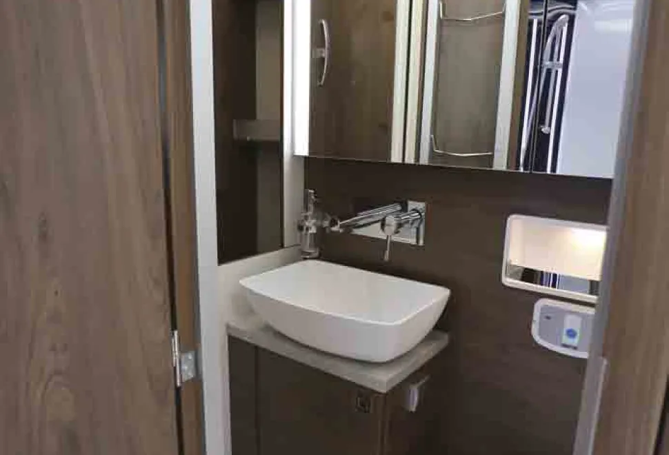 Frankia-F-Line-washroom-95921