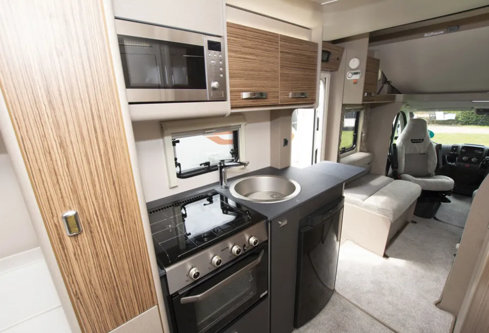Swift-Edge-494-kitchen-26245