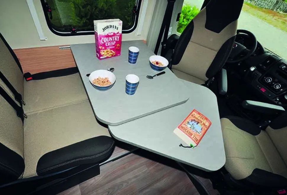 rhp_Knaus dinette