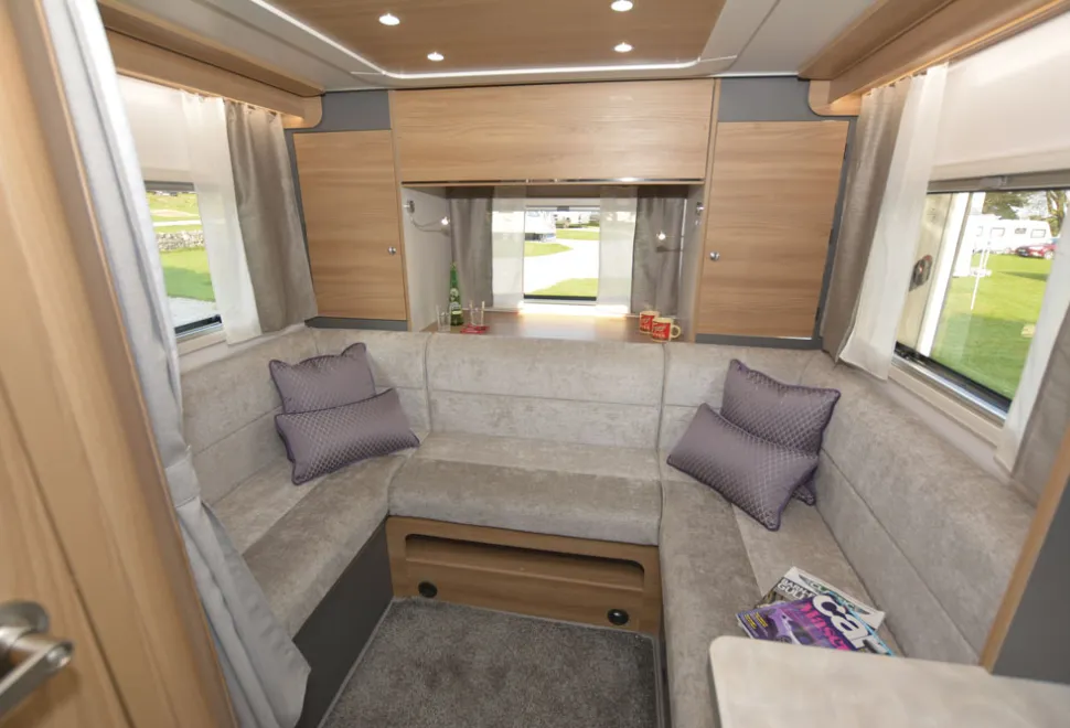 Bailey-rear-lounge-88045