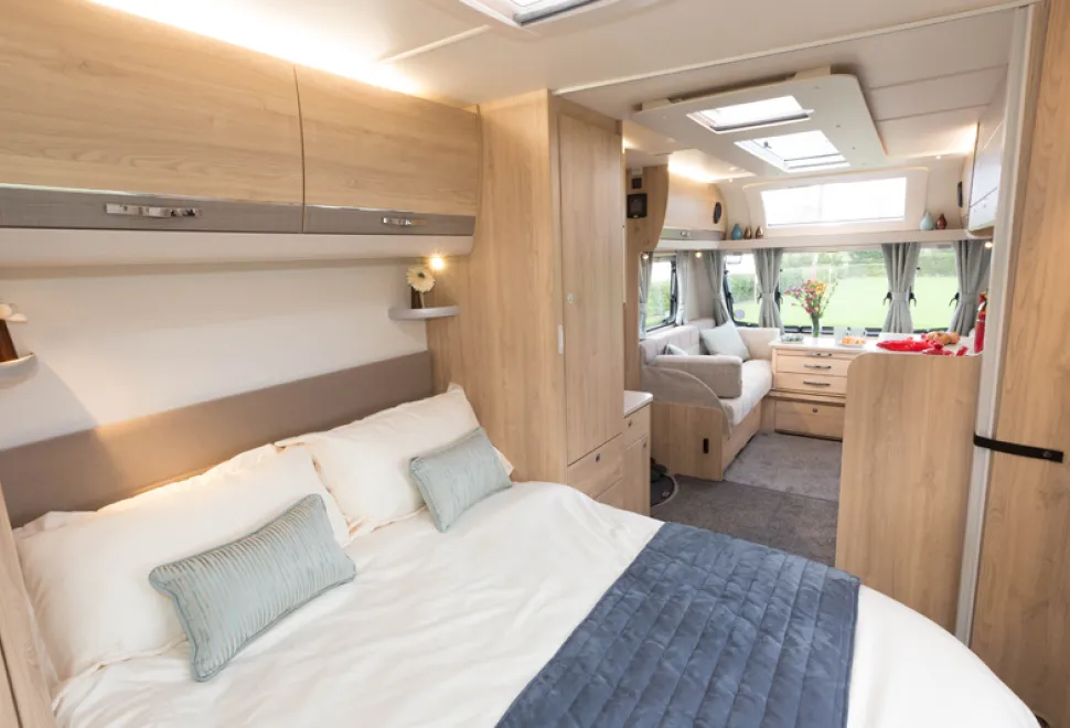 web-Pale-woodwork-ensures-Ospreys-look-light-and-airy-96728