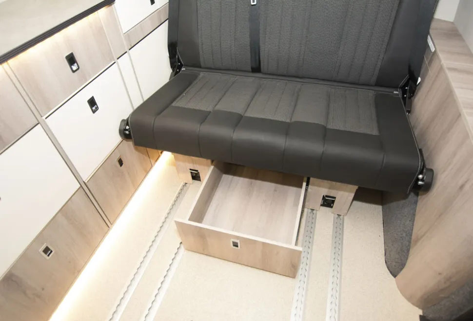 Proteus-seats-07065
