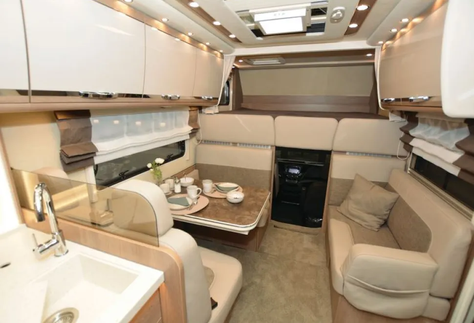 Morelo-Palace-Alkoven-overcab-motorhome-view-forwards-13788