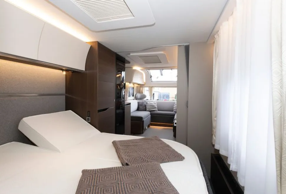 The-Adria-Alpina-Mississippi-caravan-bedroom-72739